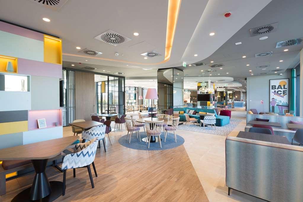 Hampton By Hilton Krakow Airport Hotel Balice Interior photo